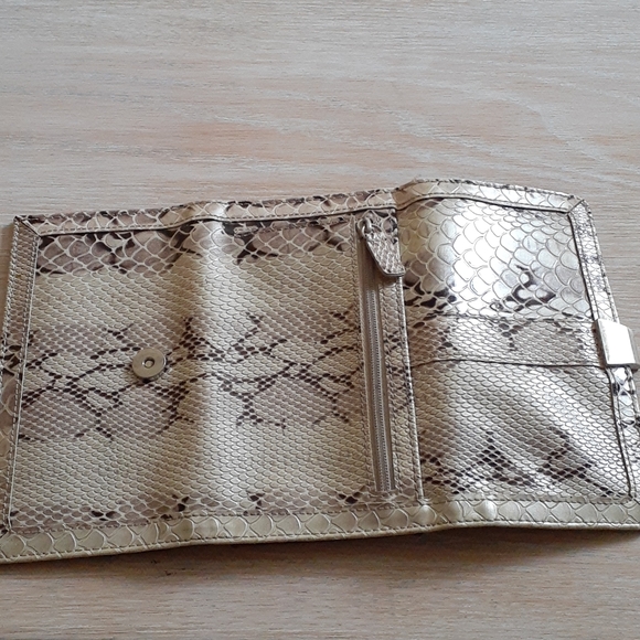 Vintage New York and Co. Purse and matching wallet - Picture 9 of 14